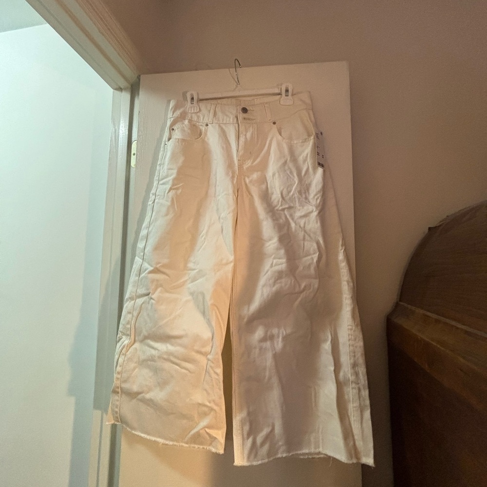 BDG White Wide-Leg Cropped Jeans - size 27 NWT